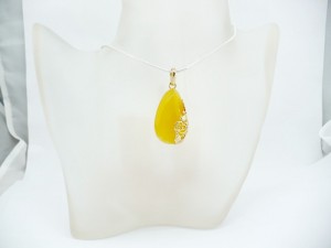 amber pendant 051